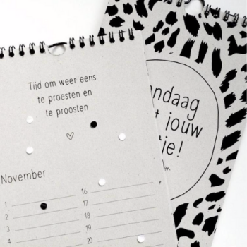 Verjaardagskalender grijsboard met leuke teksten - Afbeelding 4